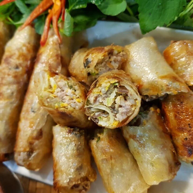 Experience Hanoi Tours with sustainable dining